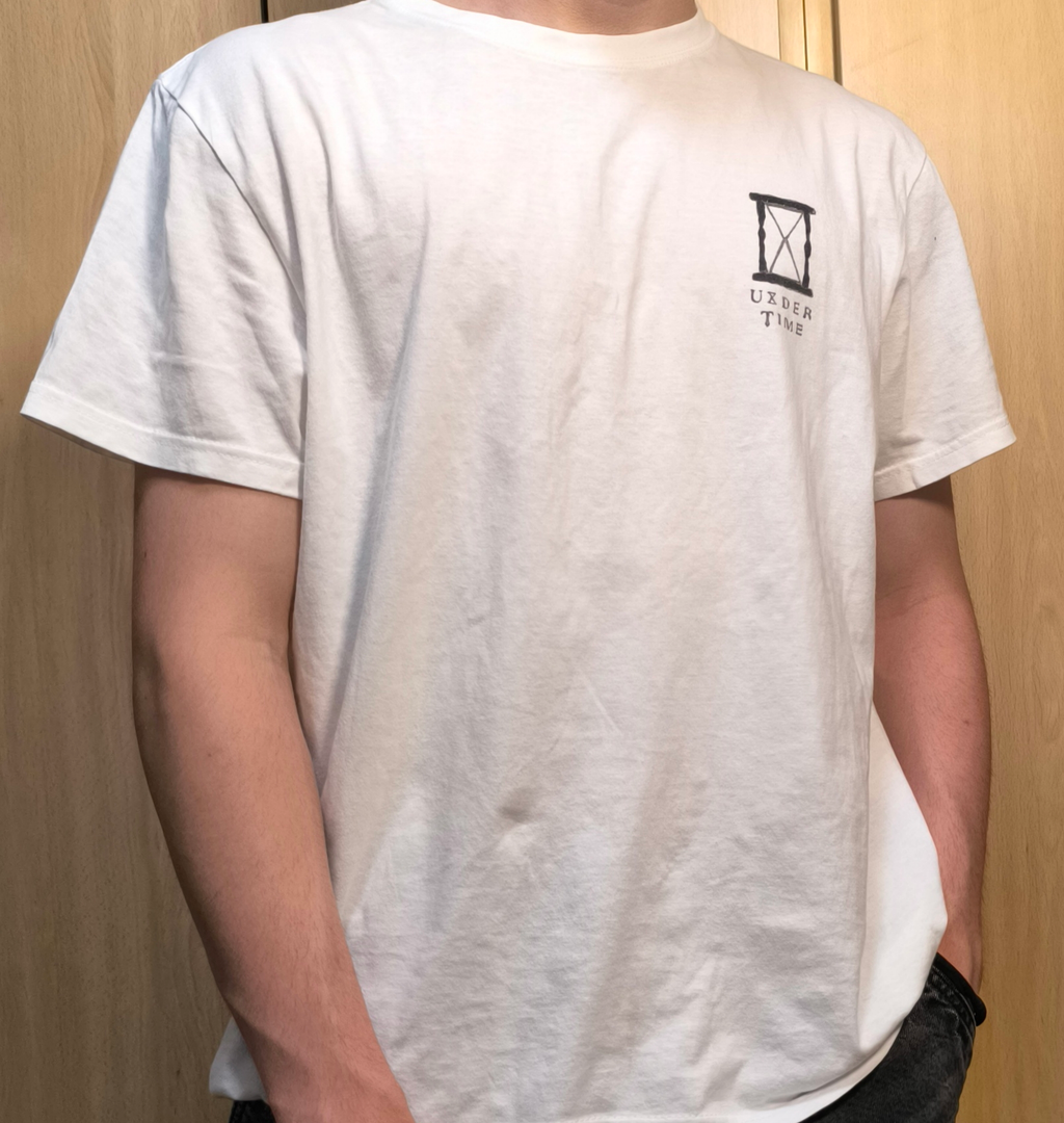 Camiseta “TINY PRISONER”