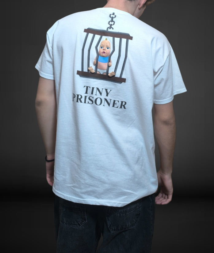 Camiseta “TINY PRISONER”