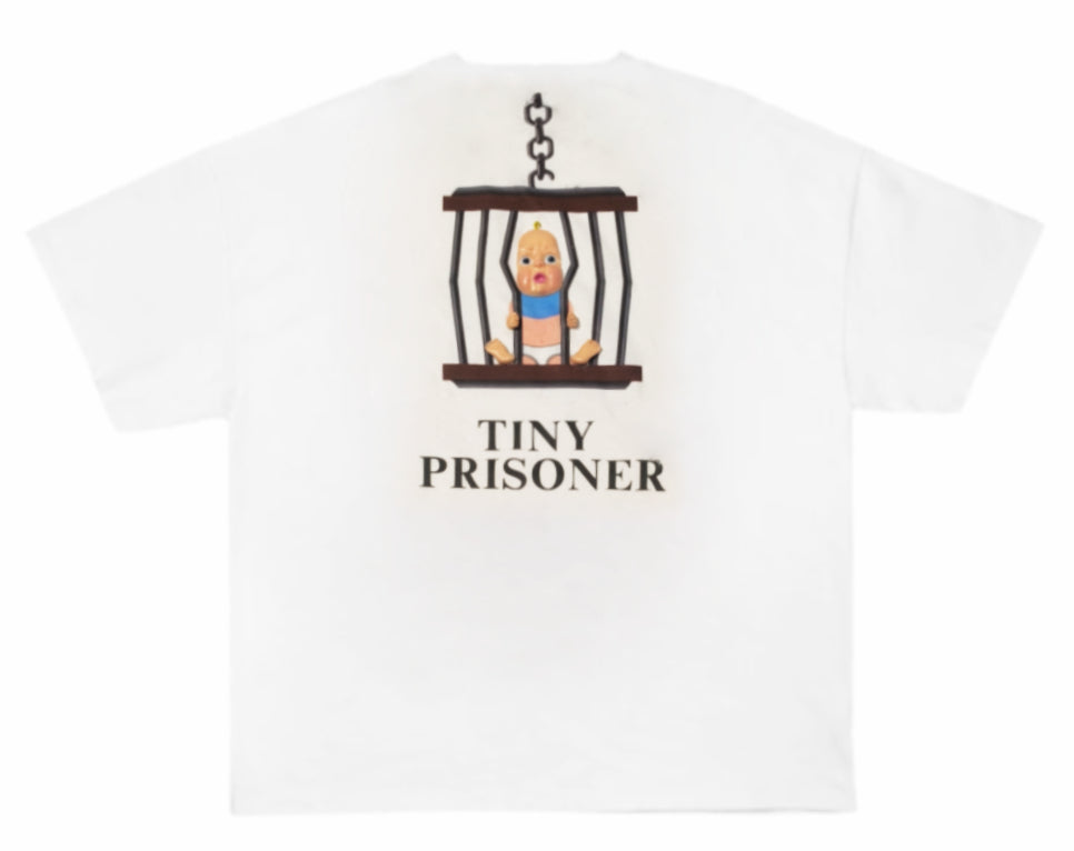 Camiseta “TINY PRISONER”